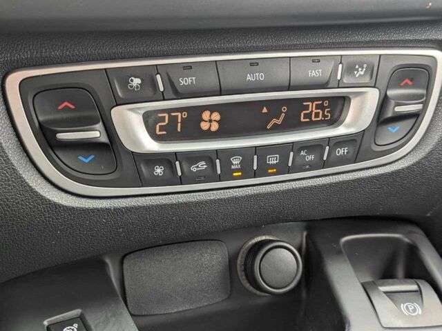 Білий Рено Сценік III, об'ємом двигуна 1.5 л та пробігом 280 тис. км за 8500 $, фото 20 на Automoto.ua