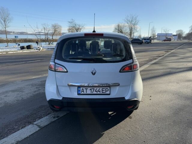 Белый Рено Сценик III, объемом двигателя 1.5 л и пробегом 205 тыс. км за 8000 $, фото 3 на Automoto.ua