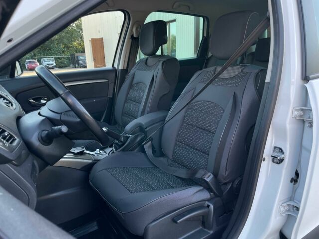 Белый Рено Сценик III, объемом двигателя 1.5 л и пробегом 185 тыс. км за 10199 $, фото 7 на Automoto.ua