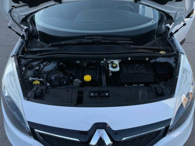 Белый Рено Сценик III, объемом двигателя 1.5 л и пробегом 185 тыс. км за 10199 $, фото 13 на Automoto.ua