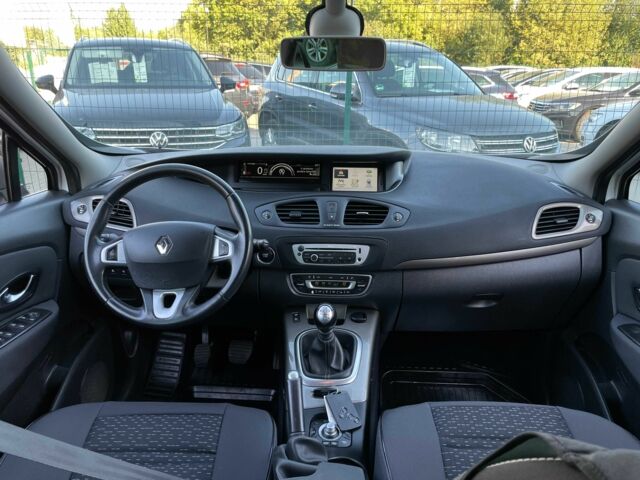 Белый Рено Сценик III, объемом двигателя 1.5 л и пробегом 185 тыс. км за 10199 $, фото 10 на Automoto.ua