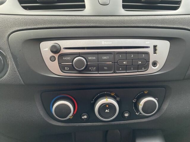 Белый Рено Сценик III, объемом двигателя 1.5 л и пробегом 188 тыс. км за 7800 $, фото 18 на Automoto.ua