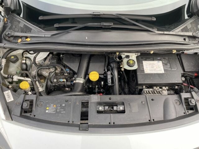 Белый Рено Сценик III, объемом двигателя 1.5 л и пробегом 188 тыс. км за 7800 $, фото 11 на Automoto.ua