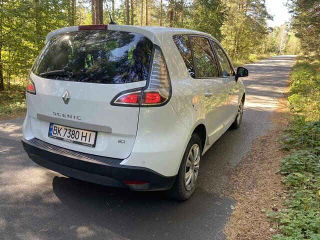 Белый Рено Сценик III, объемом двигателя 1.5 л и пробегом 234 тыс. км за 7000 $, фото 2 на Automoto.ua