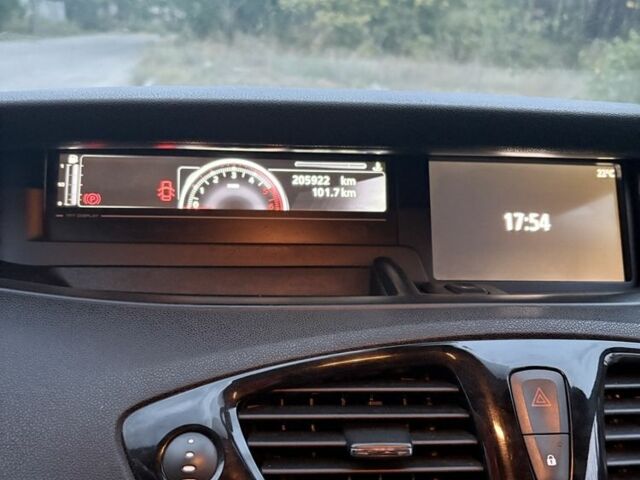 Білий Рено Сценік III, об'ємом двигуна 1.5 л та пробігом 205 тис. км за 9500 $, фото 5 на Automoto.ua