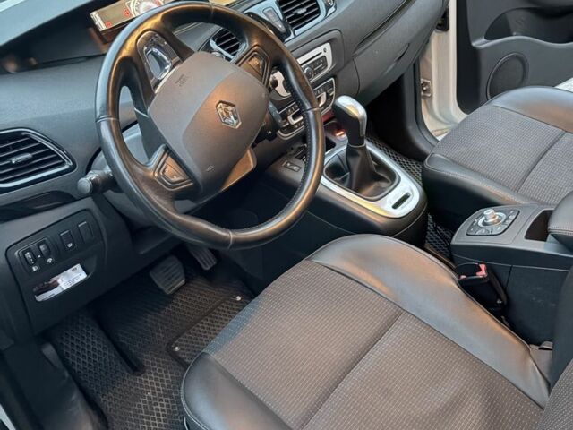 Білий Рено Сценік III, об'ємом двигуна 1.5 л та пробігом 205 тис. км за 9500 $, фото 4 на Automoto.ua