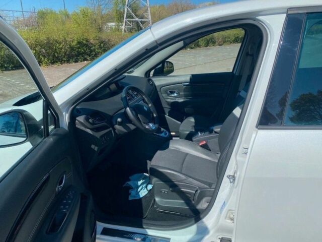 Белый Рено Сценик III, объемом двигателя 0 л и пробегом 199 тыс. км за 5300 $, фото 7 на Automoto.ua