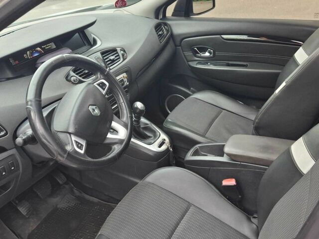 Білий Рено Сценік III, об'ємом двигуна 1.5 л та пробігом 252 тис. км за 7600 $, фото 11 на Automoto.ua