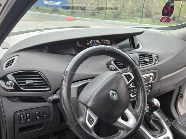 Білий Рено Сценік III, об'ємом двигуна 1.5 л та пробігом 252 тис. км за 7600 $, фото 14 на Automoto.ua