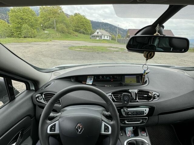 Білий Рено Сценік III, об'ємом двигуна 1.6 л та пробігом 267 тис. км за 8100 $, фото 7 на Automoto.ua