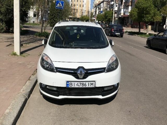 Белый Рено Сценик III, объемом двигателя 1.6 л и пробегом 207 тыс. км за 9400 $, фото 3 на Automoto.ua