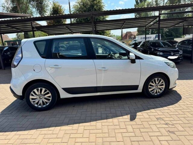 Белый Рено Сценик III, объемом двигателя 1.5 л и пробегом 197 тыс. км за 10500 $, фото 9 на Automoto.ua