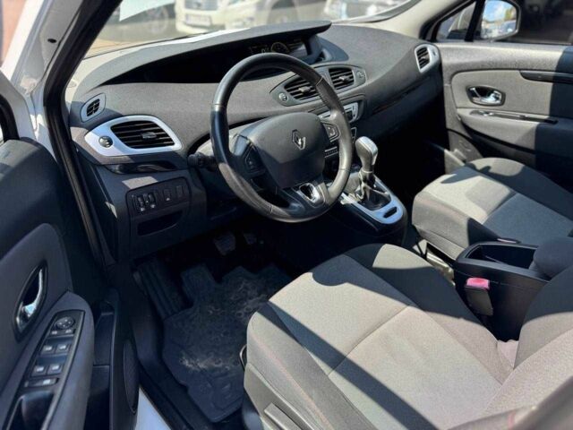 Белый Рено Сценик III, объемом двигателя 1.5 л и пробегом 197 тыс. км за 10500 $, фото 11 на Automoto.ua