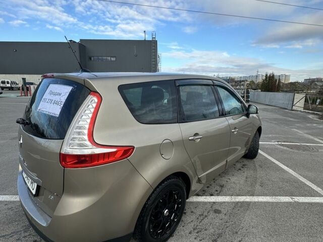 Рено Сценик III 2014 в Буче на Automoto.ua Бежевый Рено Сценик III, объемом двигателя 1.5 л и пробегом 234 тыс. км за 8500 $, фото 3 на Automoto.ua