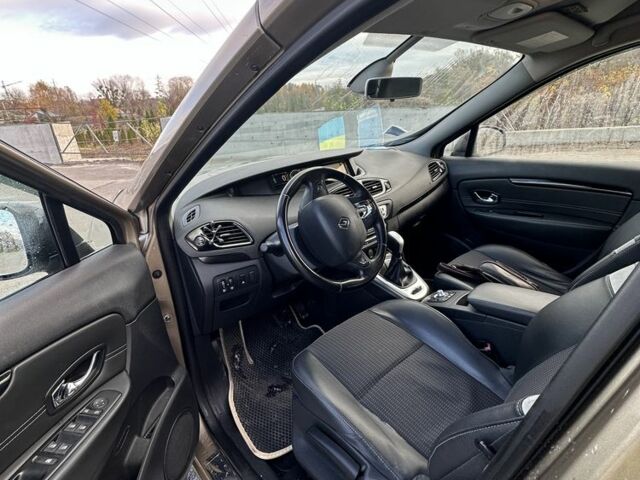 Рено Сценик III 2014 в Буче на Automoto.ua Бежевый Рено Сценик III, объемом двигателя 1.5 л и пробегом 234 тыс. км за 8500 $, фото 4 на Automoto.ua