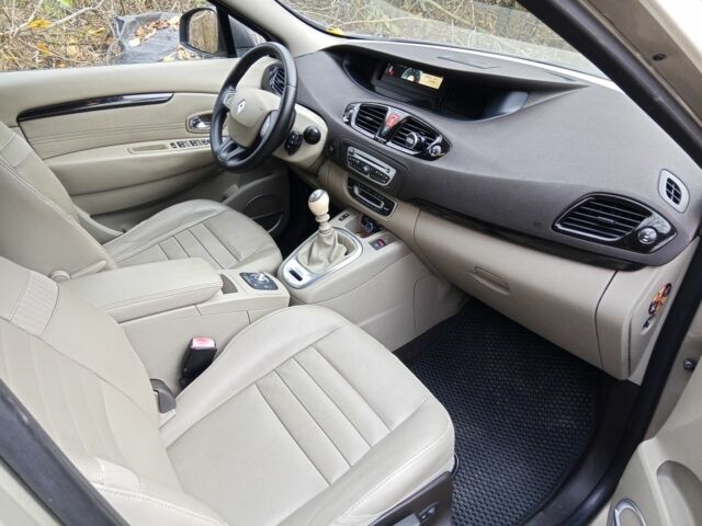 Рено Сценик III 2011 в Чернигове на Automoto.ua Бежевый Рено Сценик III, объемом двигателя 1.6 л и пробегом 285 тыс. км за 6500 $, фото 8 на Automoto.ua