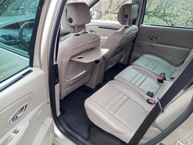 Рено Сценик III 2011 в Чернигове на Automoto.ua Бежевый Рено Сценик III, объемом двигателя 1.6 л и пробегом 285 тыс. км за 6500 $, фото 6 на Automoto.ua