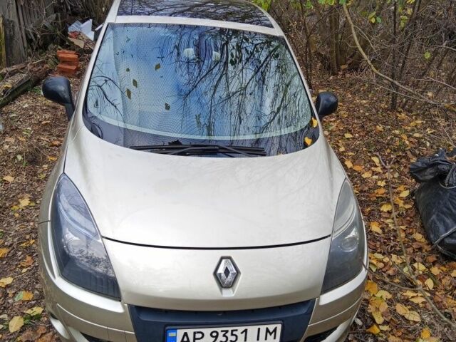 Рено Сценик III 2011 в Чернигове на Automoto.ua Бежевый Рено Сценик III, объемом двигателя 1.6 л и пробегом 285 тыс. км за 6500 $, фото 2 на Automoto.ua