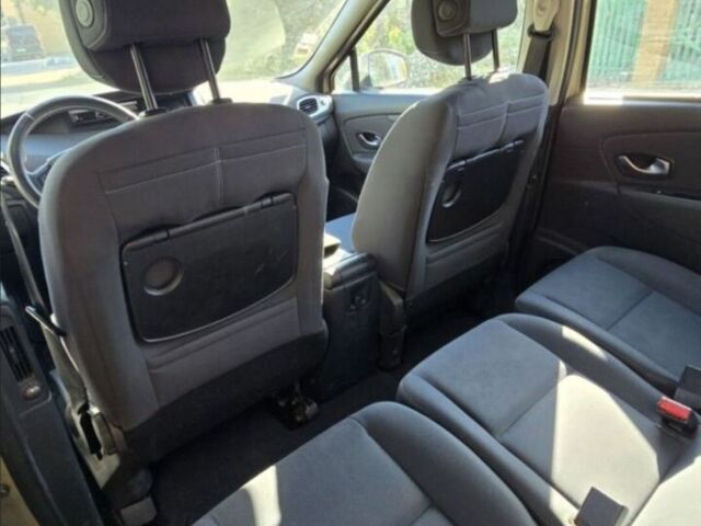 Бежевий Рено Сценік III, об'ємом двигуна 1.5 л та пробігом 231 тис. км за 6300 $, фото 7 на Automoto.ua