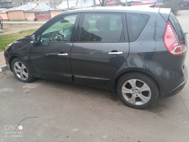 Черный Рено Сценик III, объемом двигателя 2 л и пробегом 238 тыс. км за 7600 $, фото 2 на Automoto.ua