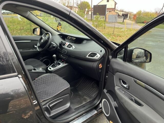 Черный Рено Сценик III, объемом двигателя 1.9 л и пробегом 300 тыс. км за 6500 $, фото 10 на Automoto.ua