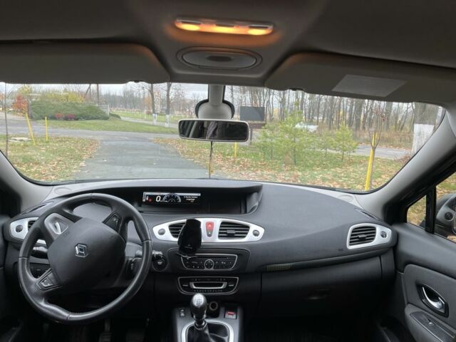 Черный Рено Сценик III, объемом двигателя 1.9 л и пробегом 300 тыс. км за 6500 $, фото 8 на Automoto.ua