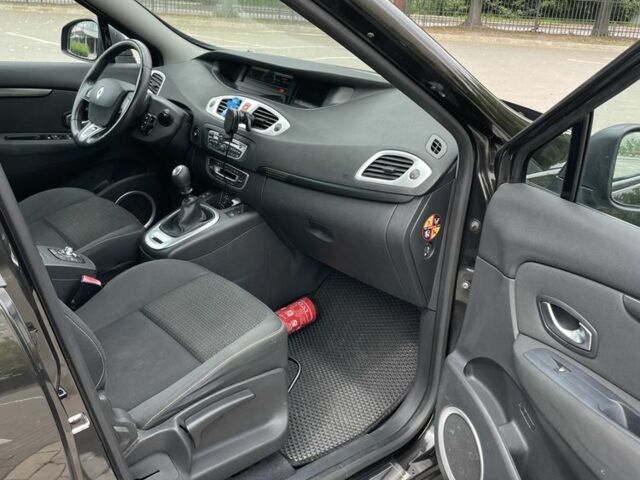 Черный Рено Сценик III, объемом двигателя 1.5 л и пробегом 263 тыс. км за 6300 $, фото 6 на Automoto.ua