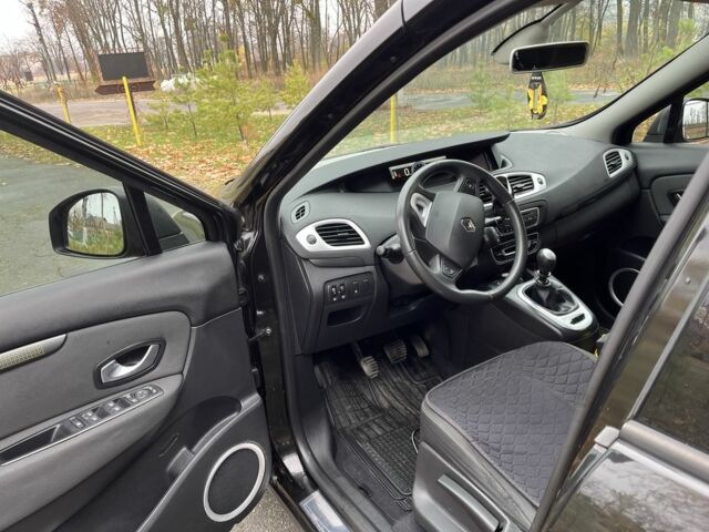 Черный Рено Сценик III, объемом двигателя 1.9 л и пробегом 300 тыс. км за 6500 $, фото 9 на Automoto.ua