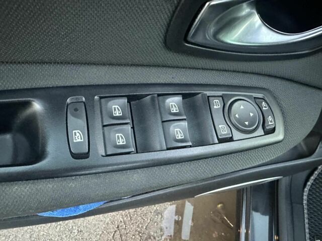 Черный Рено Сценик III, объемом двигателя 0 л и пробегом 277 тыс. км за 6750 $, фото 7 на Automoto.ua