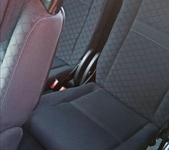 Черный Рено Сценик III, объемом двигателя 1.9 л и пробегом 215 тыс. км за 7400 $, фото 12 на Automoto.ua