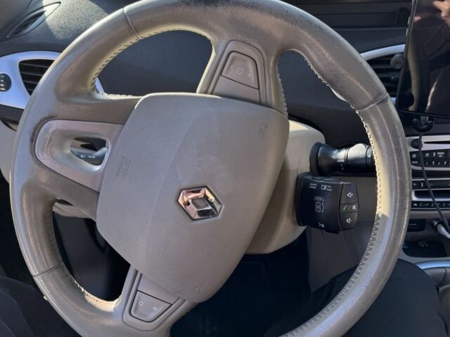 Черный Рено Сценик III, объемом двигателя 1.5 л и пробегом 302 тыс. км за 6500 $, фото 7 на Automoto.ua