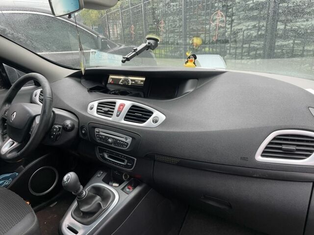 Черный Рено Сценик III, объемом двигателя 1.9 л и пробегом 340 тыс. км за 4900 $, фото 3 на Automoto.ua