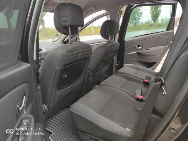 Чорний Рено Сценік III, об'ємом двигуна 1.5 л та пробігом 250 тис. км за 5800 $, фото 13 на Automoto.ua