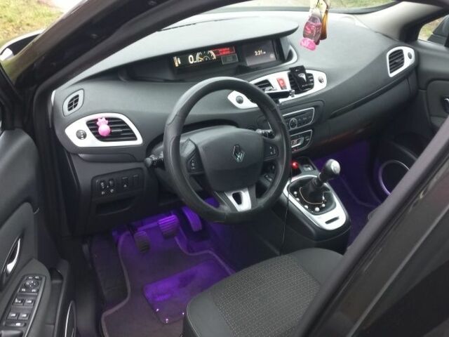 Черный Рено Сценик III, объемом двигателя 1.5 л и пробегом 290 тыс. км за 6450 $, фото 3 на Automoto.ua