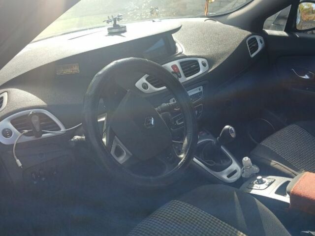 Чорний Рено Сценік III, об'ємом двигуна 1.6 л та пробігом 262 тис. км за 6999 $, фото 6 на Automoto.ua