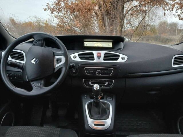 Черный Рено Сценик III, объемом двигателя 1.4 л и пробегом 125 тыс. км за 7200 $, фото 6 на Automoto.ua