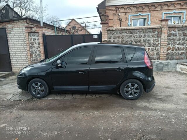 Черный Рено Сценик III, объемом двигателя 1.5 л и пробегом 207 тыс. км за 7100 $, фото 3 на Automoto.ua