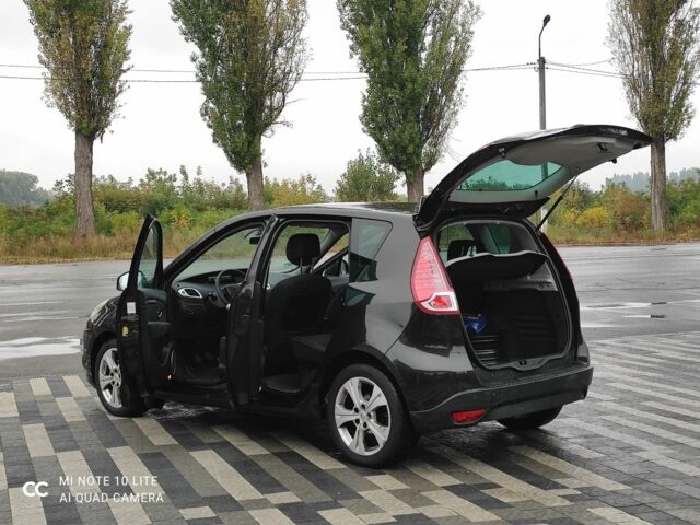 Чорний Рено Сценік III, об'ємом двигуна 1.5 л та пробігом 250 тис. км за 5800 $, фото 9 на Automoto.ua