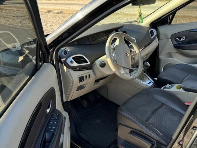 Черный Рено Сценик III, объемом двигателя 1.5 л и пробегом 302 тыс. км за 6500 $, фото 4 на Automoto.ua