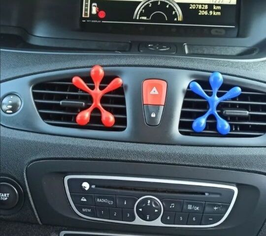 Черный Рено Сценик III, объемом двигателя 1.9 л и пробегом 215 тыс. км за 7400 $, фото 2 на Automoto.ua