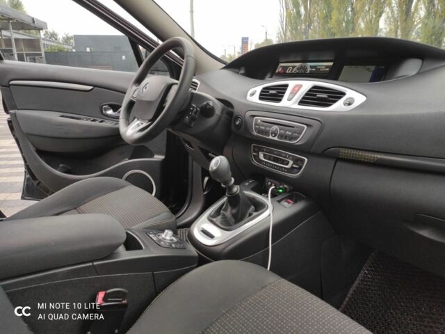 Чорний Рено Сценік III, об'ємом двигуна 1.5 л та пробігом 250 тис. км за 5800 $, фото 16 на Automoto.ua