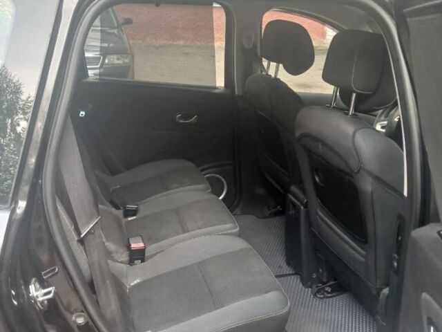 Чорний Рено Сценік III, об'ємом двигуна 1.6 л та пробігом 262 тис. км за 6999 $, фото 3 на Automoto.ua