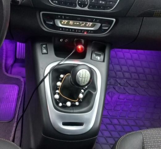 Черный Рено Сценик III, объемом двигателя 1.5 л и пробегом 290 тыс. км за 6450 $, фото 5 на Automoto.ua