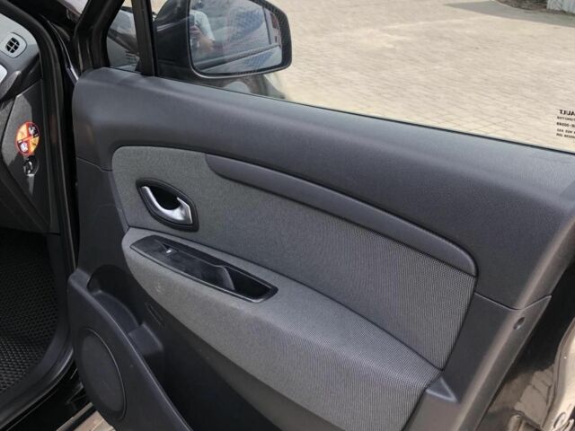 Черный Рено Сценик III, объемом двигателя 1.5 л и пробегом 155 тыс. км за 5500 $, фото 2 на Automoto.ua