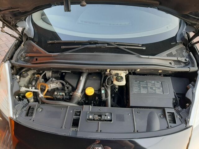 Рено Сценік III 2011 у Золотоноше на Automoto.ua Чорний Рено Сценік III, об'ємом двигуна 1.5 л та пробігом 240 тис. км за 7600 $, фото 6 на Automoto.ua