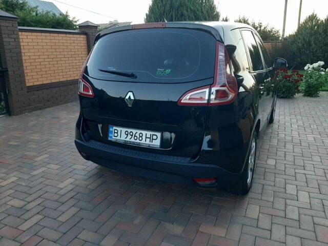 Рено Сценік III 2011 у Золотоноше на Automoto.ua Чорний Рено Сценік III, об'ємом двигуна 1.5 л та пробігом 240 тис. км за 7600 $, фото 2 на Automoto.ua