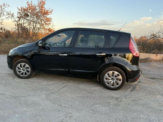 Черный Рено Сценик III, объемом двигателя 1.6 л и пробегом 320 тыс. км за 6600 $, фото 3 на Automoto.ua