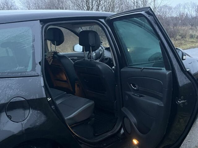 Чорний Рено Сценік III, об'ємом двигуна 1.5 л та пробігом 317 тис. км за 5250 $, фото 10 на Automoto.ua