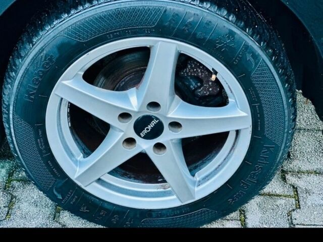 Черный Рено Сценик III, объемом двигателя 0 л и пробегом 300 тыс. км за 3800 $, фото 2 на Automoto.ua