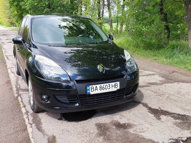 Чорний Рено Сценік III, об'ємом двигуна 1.5 л та пробігом 214 тис. км за 6950 $, фото 1 на Automoto.ua